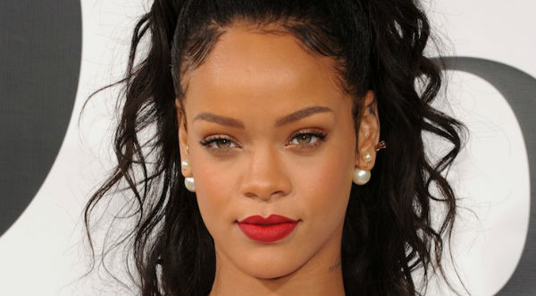 ¡Sorprendente! Checa la foto de Rihanna sin maquillaje