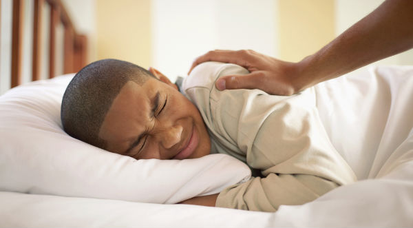 ¿Dormir poco hace daño a la salud? Investigación revela que dormir mucho también