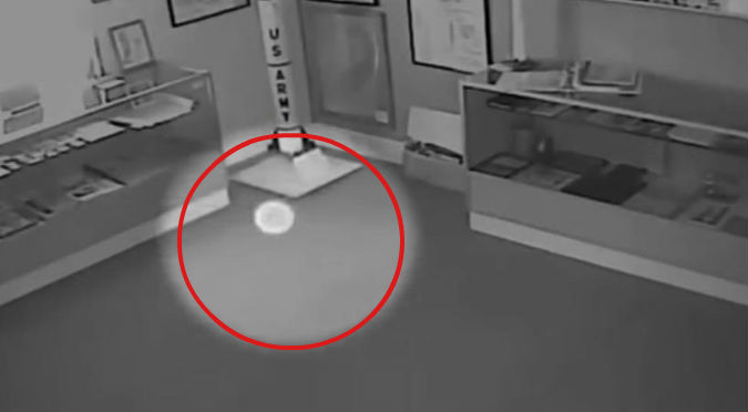 ¿Fantasma? Captan extraño objeto en museo de Estados Unidos – VIDEO