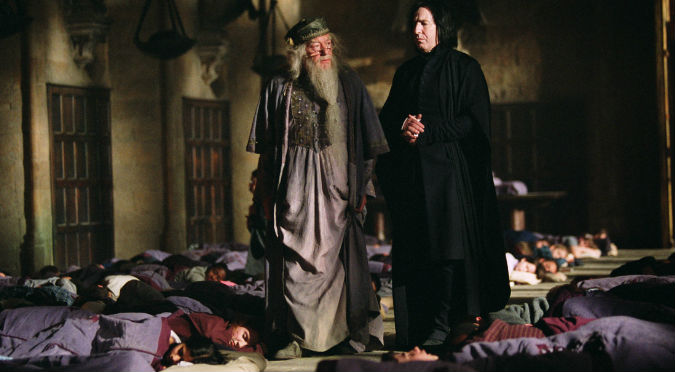 Checa la divertida broma que le hicieron Snape y Dumbledore a Harry Potter- VIDEO
