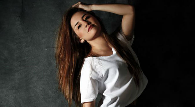 Ximena Hoyos realizó sensual sesión fotográfica