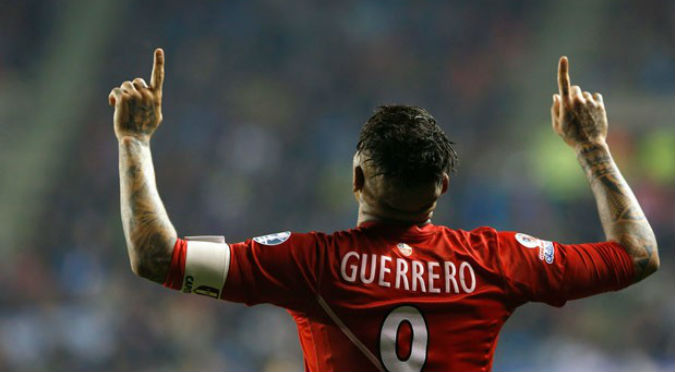 ¡Arriba Perú! Mira el ‘hat-trick’ de Guerrero en la goleada 3-1 a Bolivia – VIDEOS