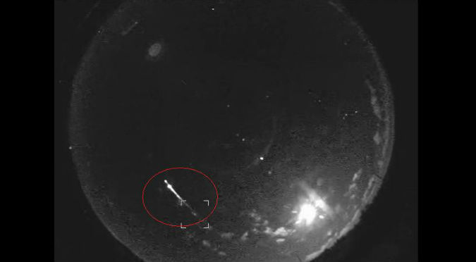¿Llegaron los saiyajins? NASA revela extraño video de un objeto volador