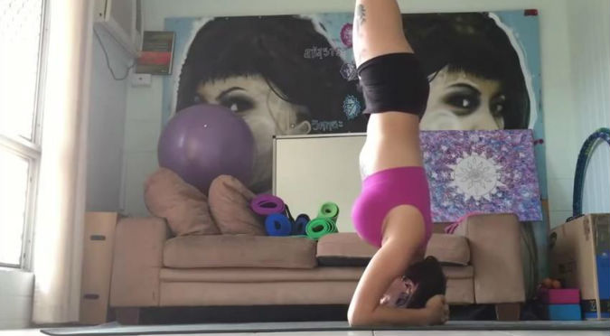 Ella se estaba grabando mientras hacía yoga hasta que… - VIDEO