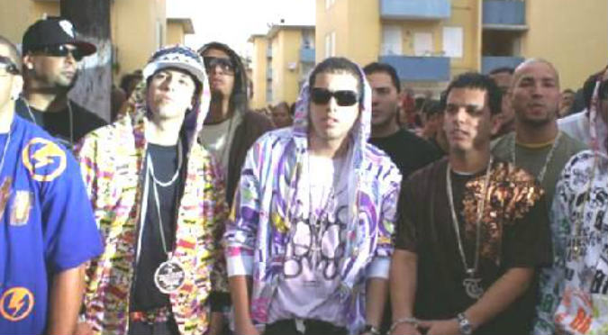 ¿Sabías que Daddy Yankee y Tito 'el bambino' aparecen en el videoclip de 'Sensación del Bloque'?