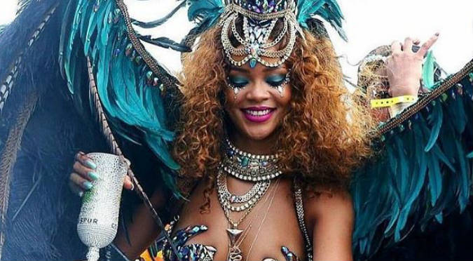 Mira toda la belleza y sensualidad de Rihanna en el carnaval de Barbados - FOTOS