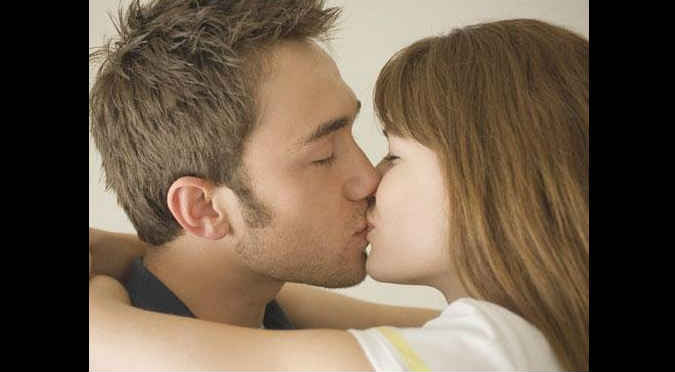 4 pasos para besar correctamente a una chica