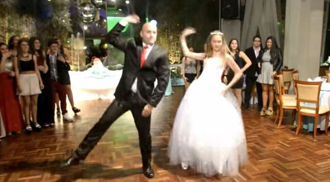 ¡Alucinante! Cambiaron tradicional vals de quinceañera por un increíble baile – VIDEO