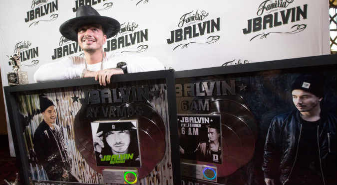 ¡Genial! J Balvin obtiene el primer Disco de Diamante Latino Americano