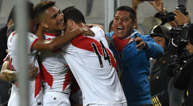 ¡ASÍ TE QUIERO VER! Perú le ganó 1-0 a Paraguay con gol de Farfán - VIDEO