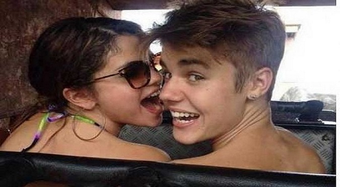 También ocurre en Hollywood: Regreso de  Justin Bieber y Selena Gomez fue ¿armani?