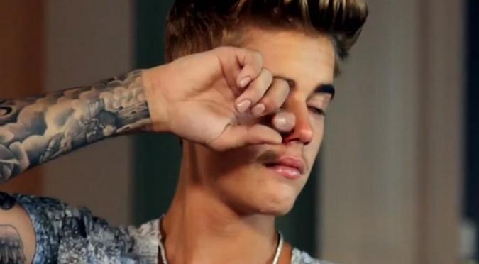 ¡Noooo! ¿Justin Bieber está lleno de 'chupetones' en el cuello?  - FOTO