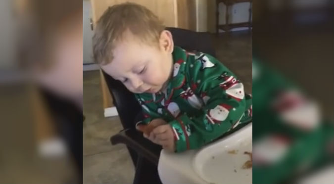 YouTube: ¡Muy tierno! Bebé probó tocino por primera vez y esta fue su reacción