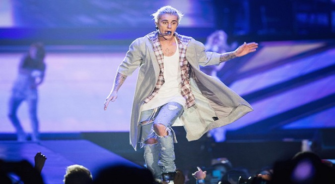 ¡Auch! Justin Bieber protagonizó el blooper del año (VIDEO)