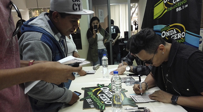 ¡Así fue la firma de autógrafos con Flex, Kale y Pancho Rodríguez!