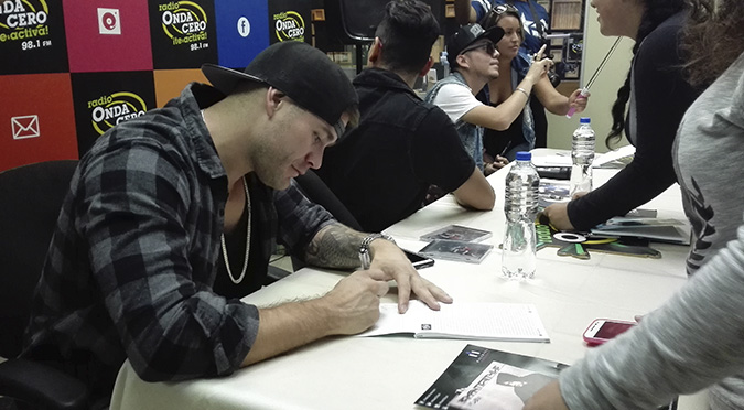 ¡Así fue la firma de autógrafos con Flex, Kale y Pancho Rodríguez!