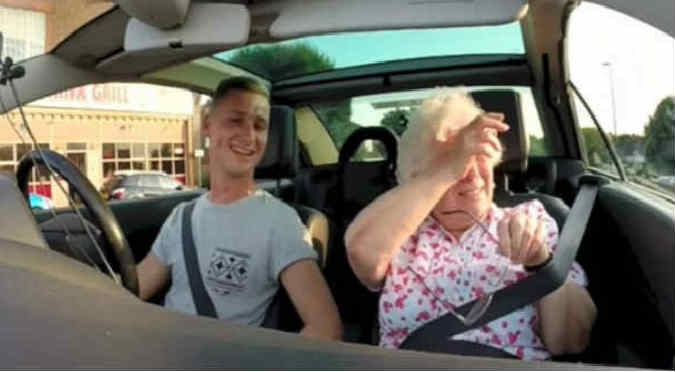 YouTube: Así preparó una enternecedora sorpresa a  su abuela