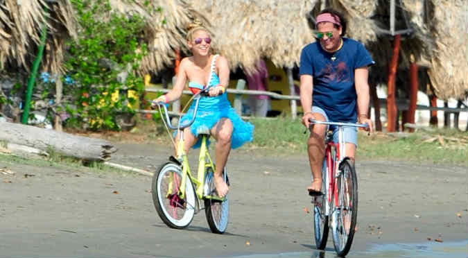 ¡Y ahora son demandados! ¿Shakira y Carlos Vives plagiaron ‘La Bicicleta’? (VIDEO)