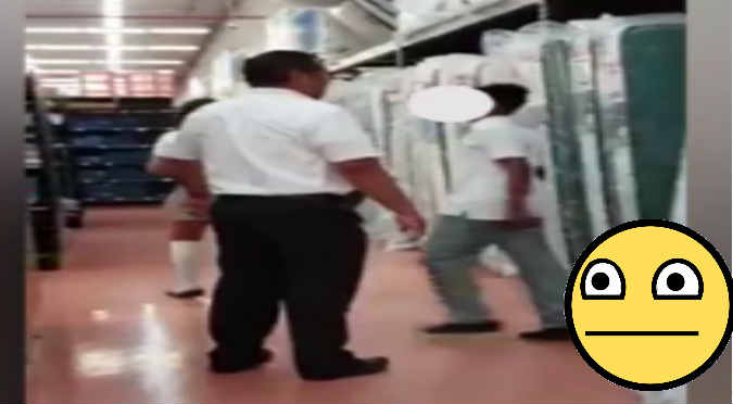 Estudiantes hacían travesuras en colchones de supermercado (VIDEO)