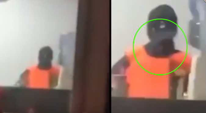 YouTube: Policía dejó maniquí en su puesto de trabajo y pasó desapercibido