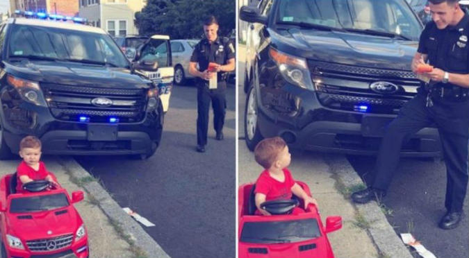 Policía detiene a bebé por conducir en la acera (VIDEO)