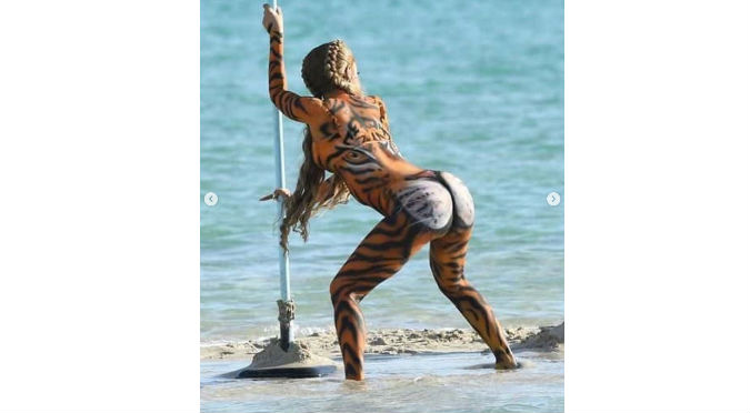 Cardi B hace feroz twerking luciendo bodypaint de tigre (VIDEO Y FOTOS)