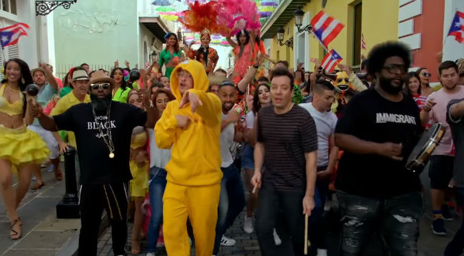 Bad Bunny y Jimmy Fallon llevaron alegría a las calles de Puerto Rico (VIDEO)