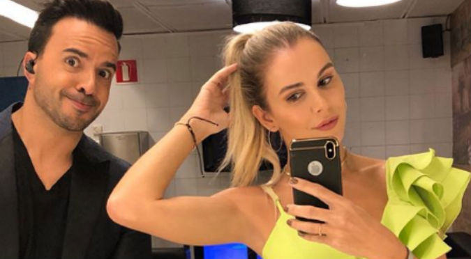 Esposa de Luis Fonsi luce cuerpazo en pequeño bikini negro