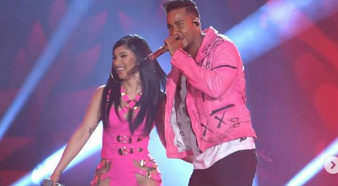 Revive el show de Romeo Santos y Cardi B cantando 'Obsesión' (VIDEO)