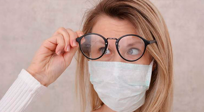 Coronavirus: ¿Cómo evitar que los lentes se empañen al usar mascarilla?