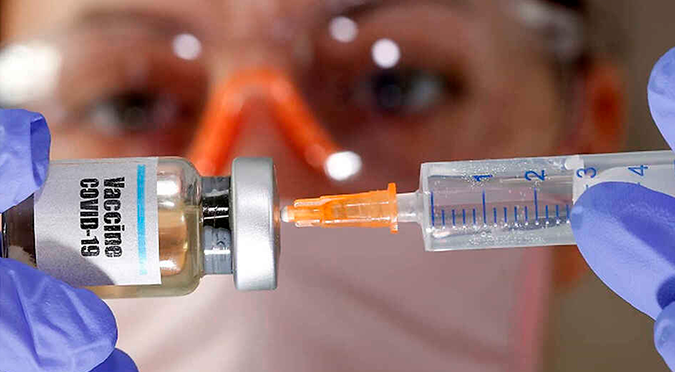 Dos vacunas experimentales contra el COVID-19 tramitan la aprobación rápida en Estados Unidos