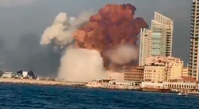 Registran gran explosión en Beirut, capital del Líbano | VIDEO