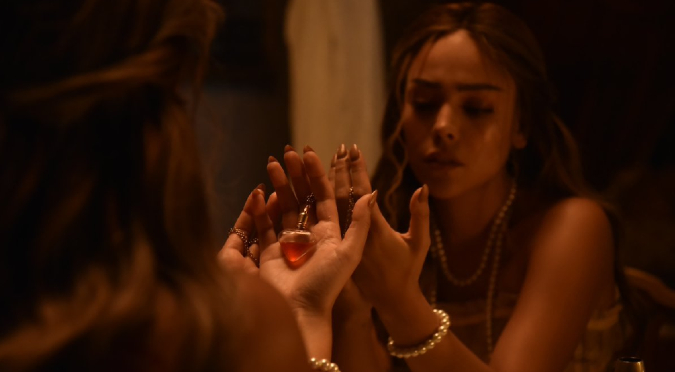 Danna Paola estrena videoclip de su sencillo “Amor Ordinario” | VIDEO