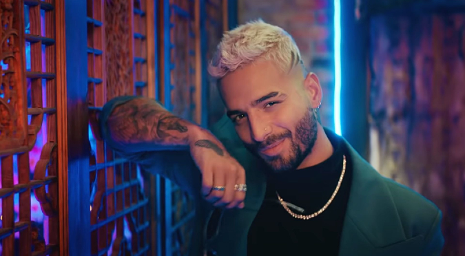 Maluma alborota a sus fans al publicar una fotografía de adolescente con su uniforme escolar | FOTO