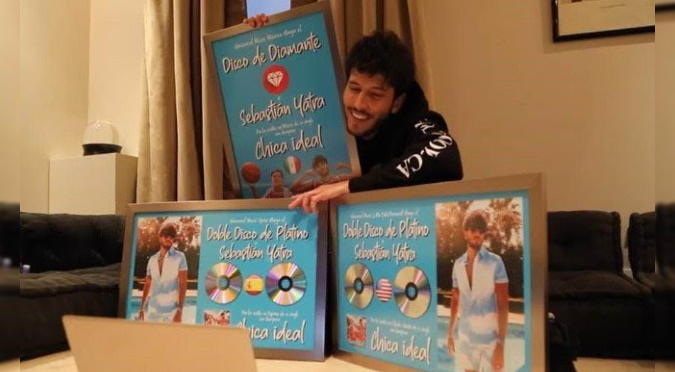 Sebastián Yatra recibe disco de diamante y dos discos doble platino