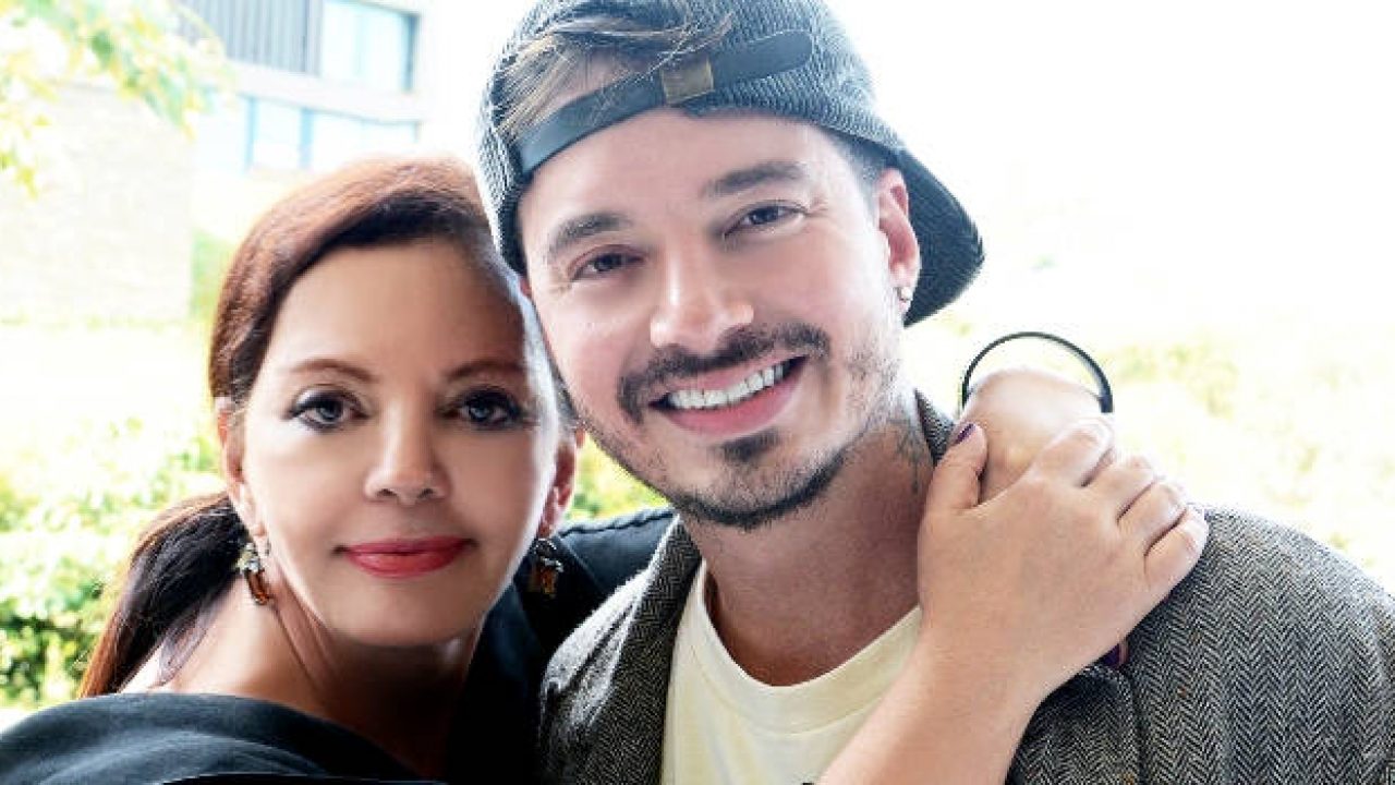 Mamá de J Balvin se encuentra hospitalizada y el cantante clama por ayuda