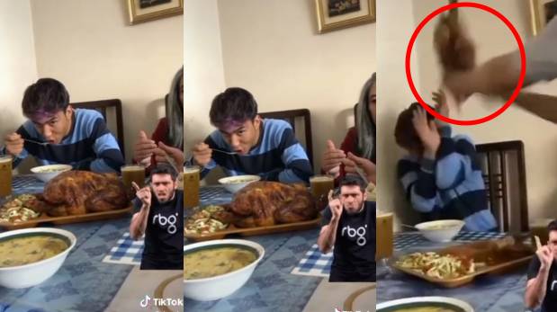 Joven le hace broma a su mamá en la mesa y ella le tira el pollo en la cabeza | VIDEO