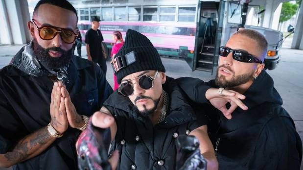 Yandel se une a Maluma y Eladio Carrión para el estreno de 'Nunca y Pico' | VIDEO