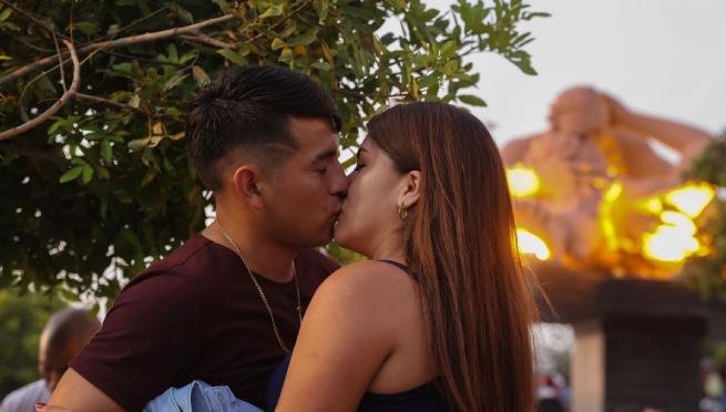San Valentín: Municipalidad de Comas premiará el beso más largo hasta con una refrigeradora