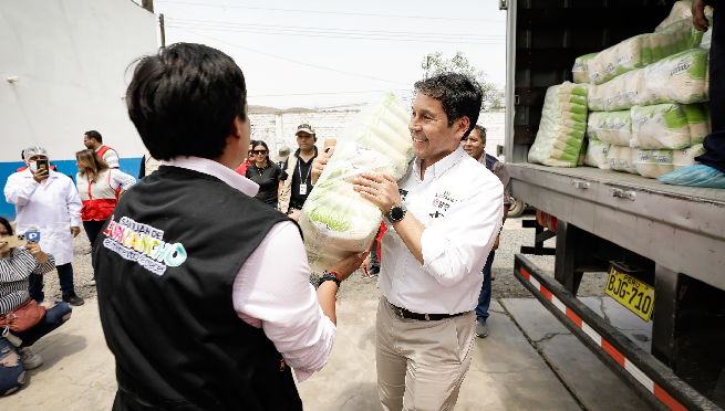 Ministro Demartini supervisó primera entrega de más de 1100 toneladas de alimentos a la Municipalidad de SJL para atender a ollas comunes | FOTO