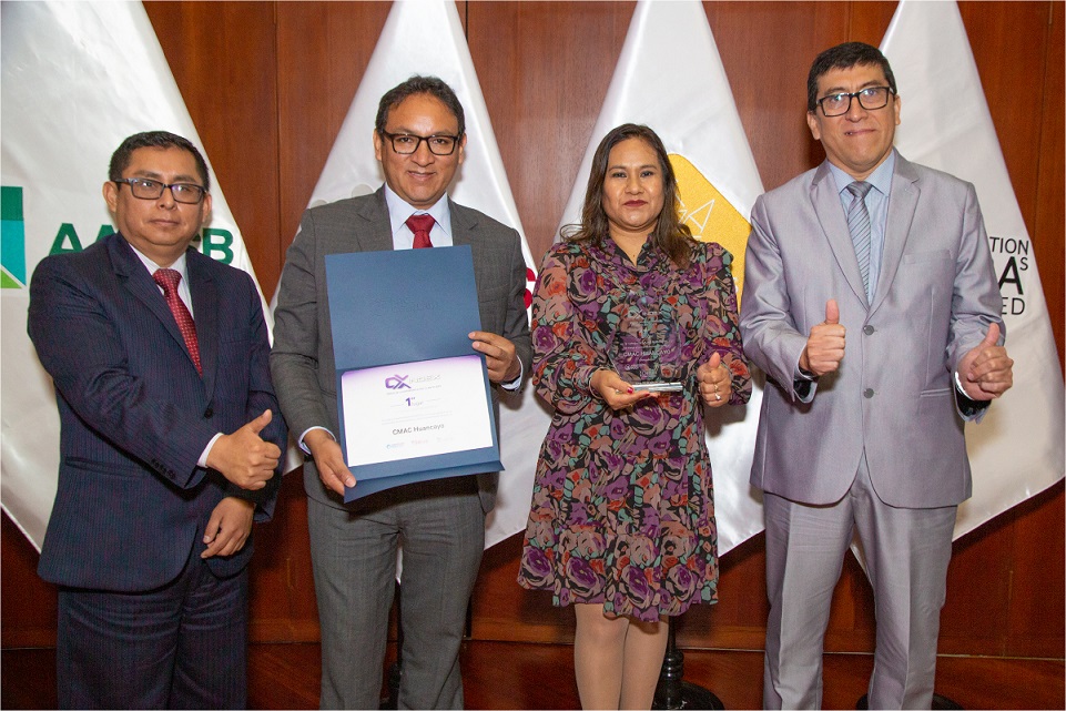 Caja Huancayo gana primer puesto en El Índice de la Experiencia del Cliente 2023