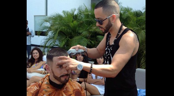 Yandel y su doble en ‘Follow the leader’