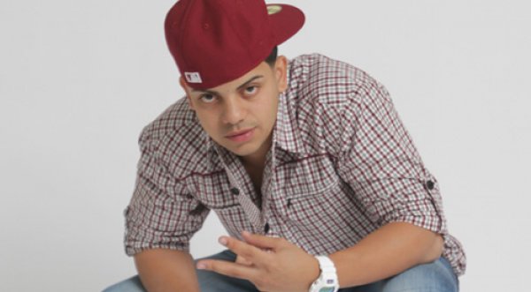 Video: J Alvarez continúa con su reality show