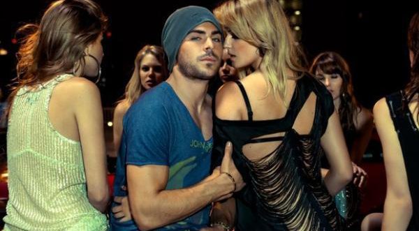 Fotos: Zac Efron demuestra que tiene su lado sexy