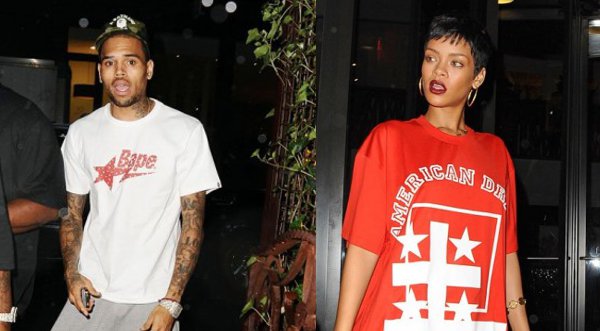 Rihanna y Chris Brown celebraron con besos y abrazos