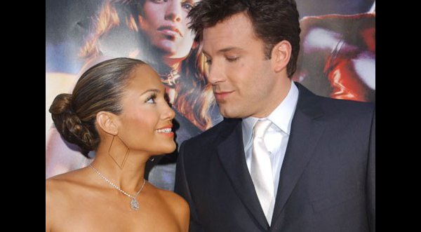 Jennifer Lopez sigue hablando con su ex Ben Affleck