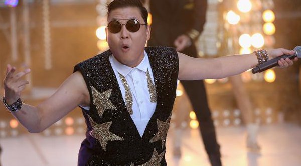 ¡Psy con la agenda recargada!