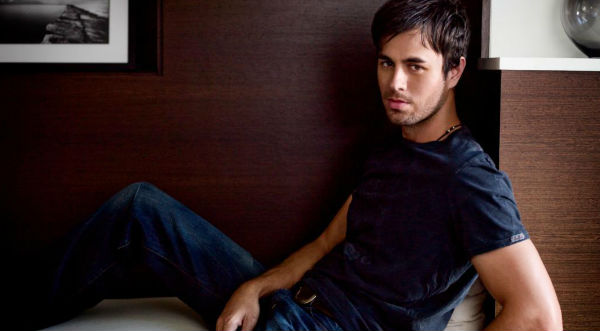 Enrique Iglesias promete desnudarse si España gana el mundial