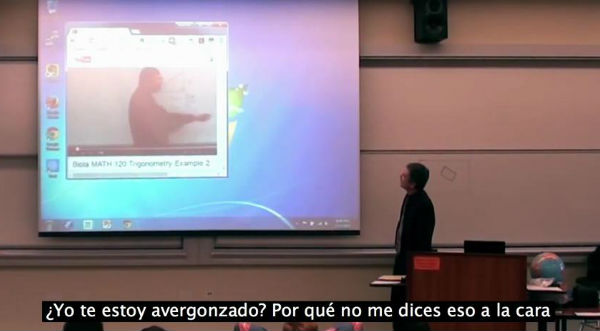 ¡Buena profe’! Este profesor hace reír a sus alumnos antes de un examen – VIDEO