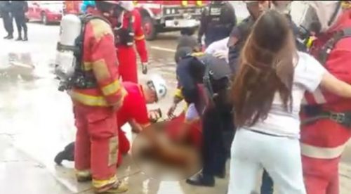 Rescataron a perrita de incendio, lamentablemente… – VIDEO